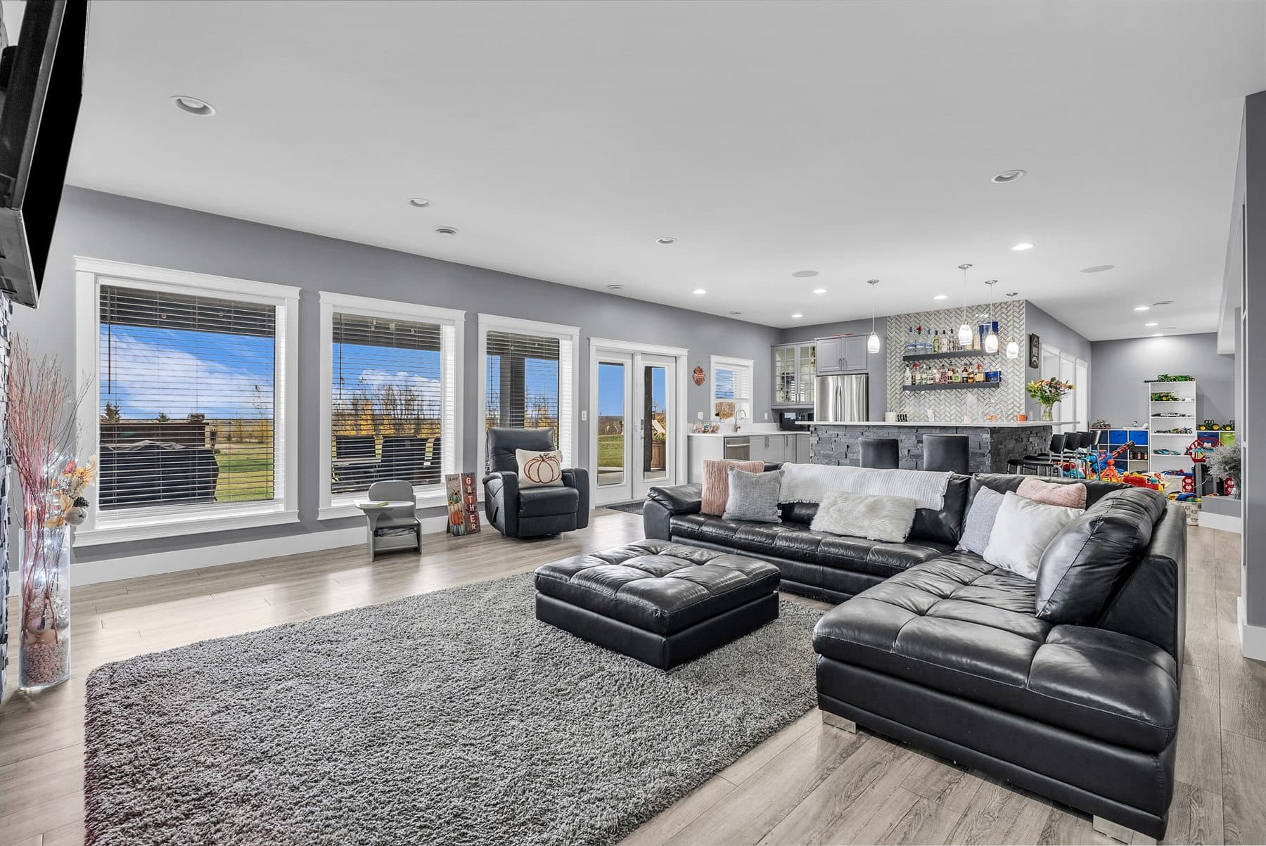 Calgary virtual staging for real estate listing photos